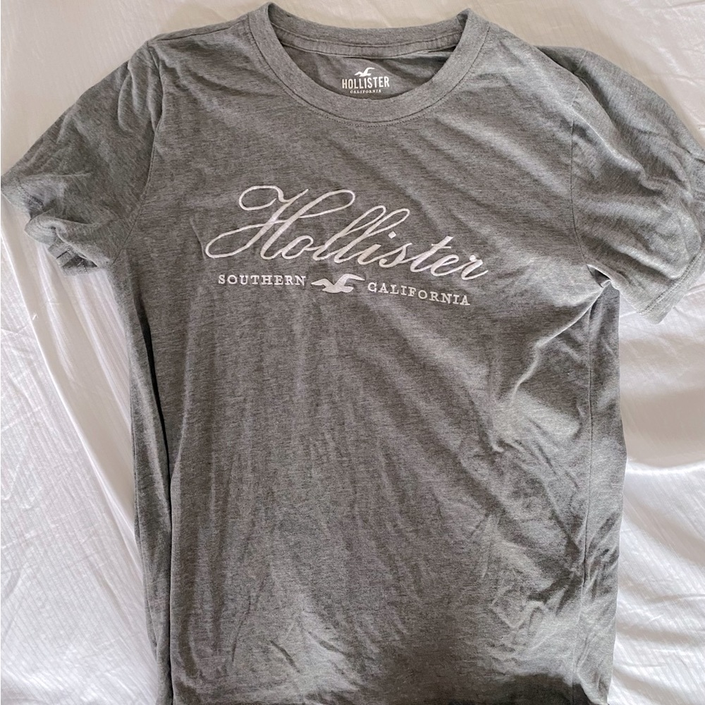 hollister tshirt